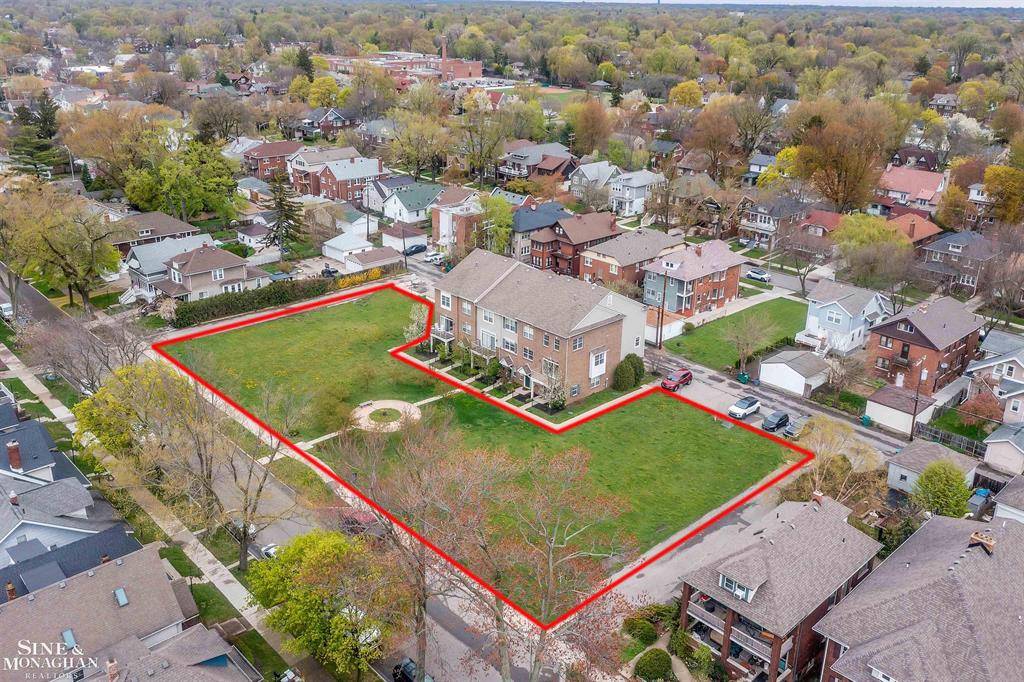 Grosse Pointe Park, MI 48230,1058 Lakepointe Street