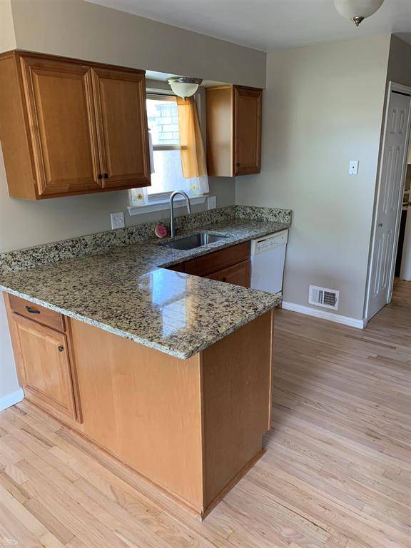 Sterling Heights, MI 48310,4951 Fox Hill Drive