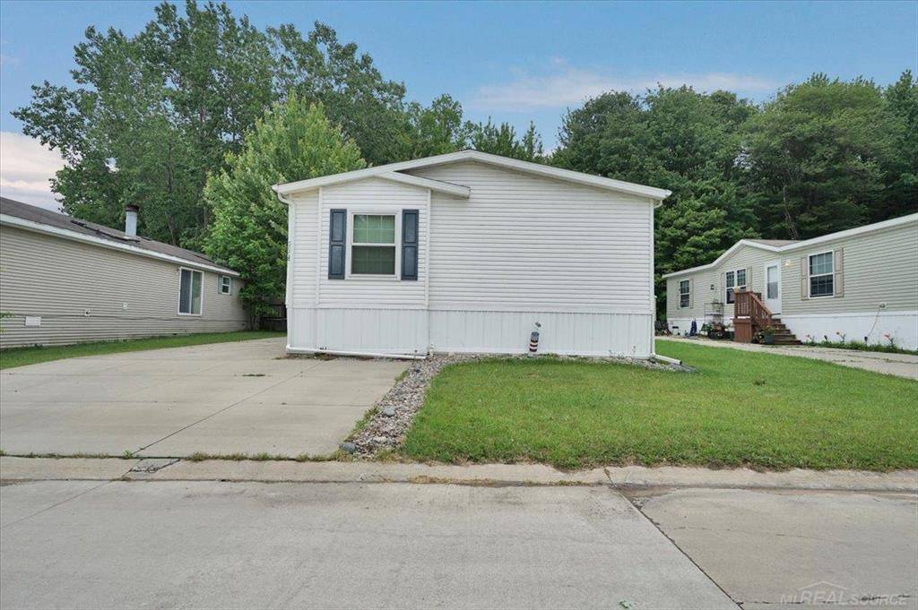 Ira Twp, MI 48023,9608 Stoneypointe Drive 129