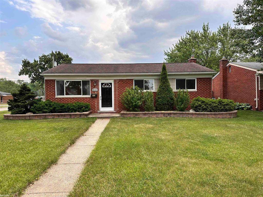 Sterling Heights, MI 48313,8662 Cherrylawn Sterling Heights