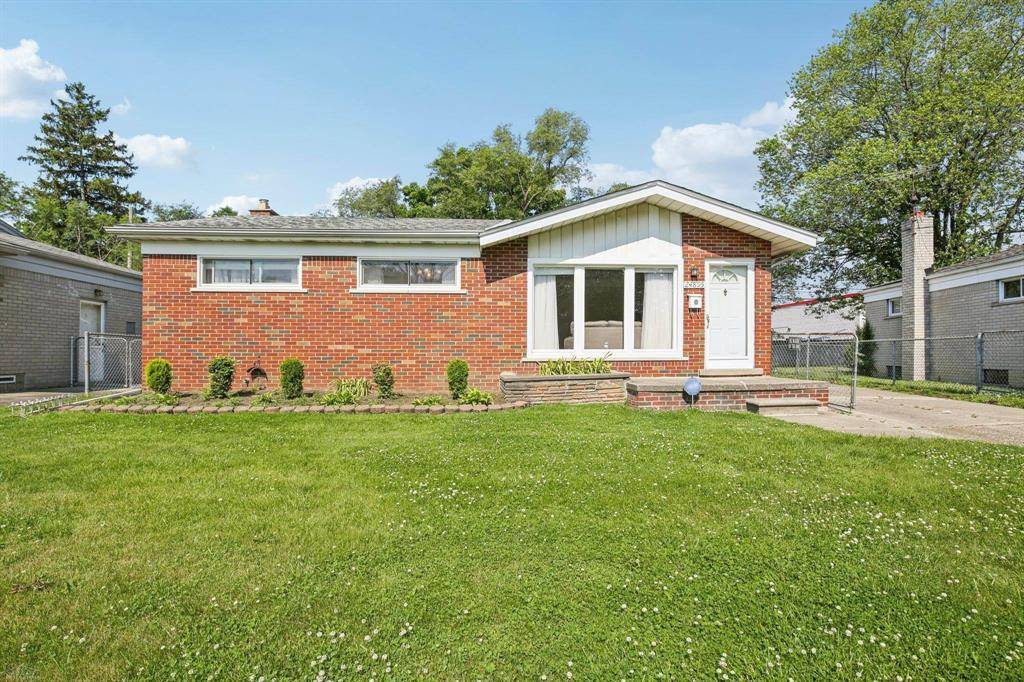 Eastpointe, MI 48021,24895 Marine Avenue