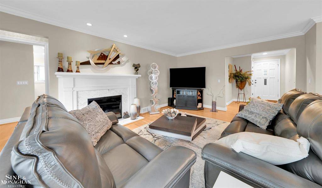 Village Of Grosse Pointe Shores, MI 48236,45 Crestwood Drive