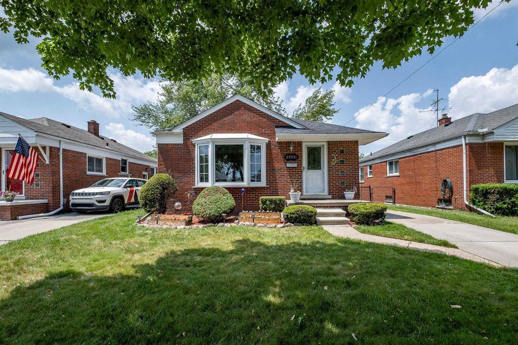 St. Clair Shores, MI 48081,25531 Ursuline Street