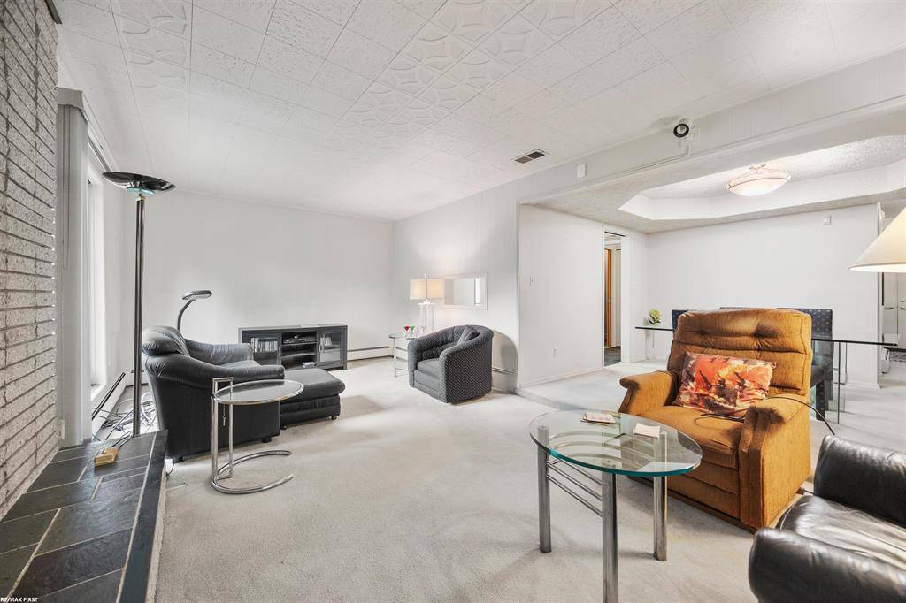 Clinton Twp, MI 48035,16139 Andover Drive