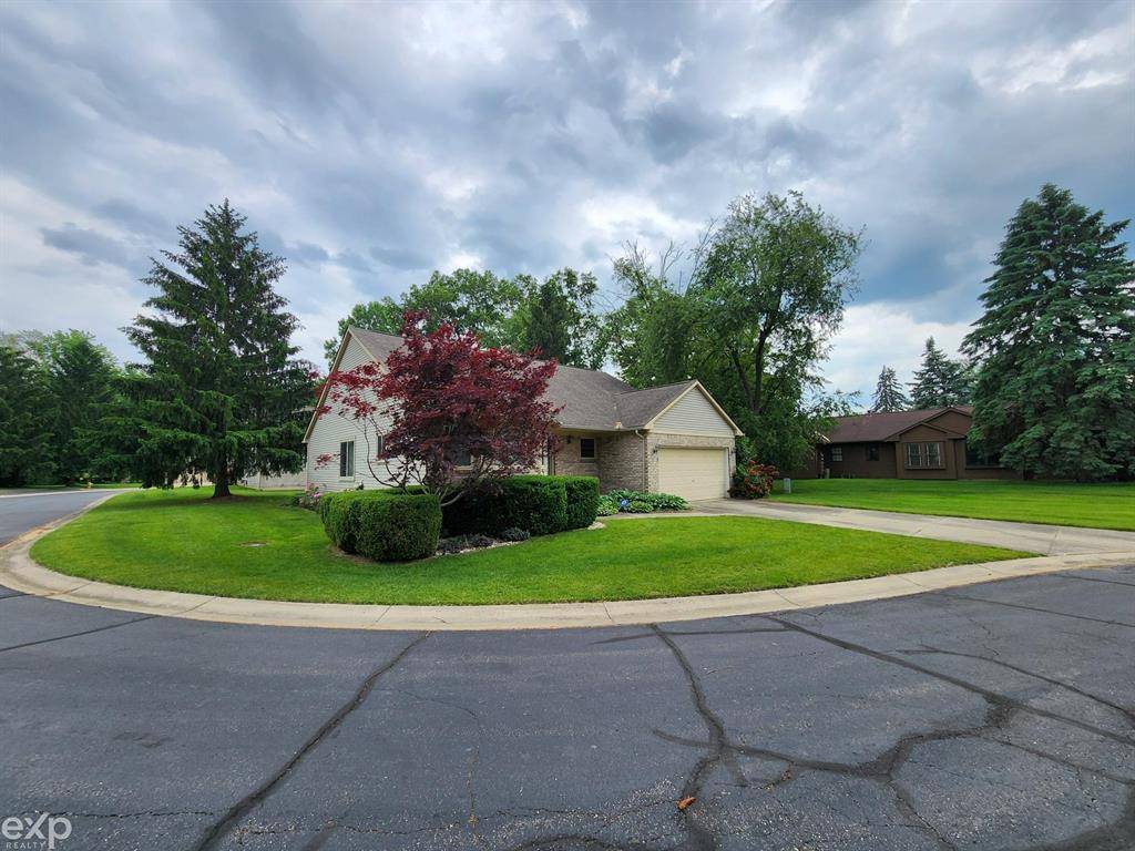 Waterford Twp, MI 48327,837 Hidden Terrace Lane