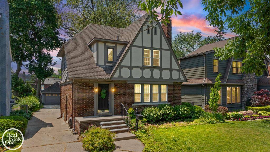 Grosse Pointe, MI 48230,797 Lincoln Road