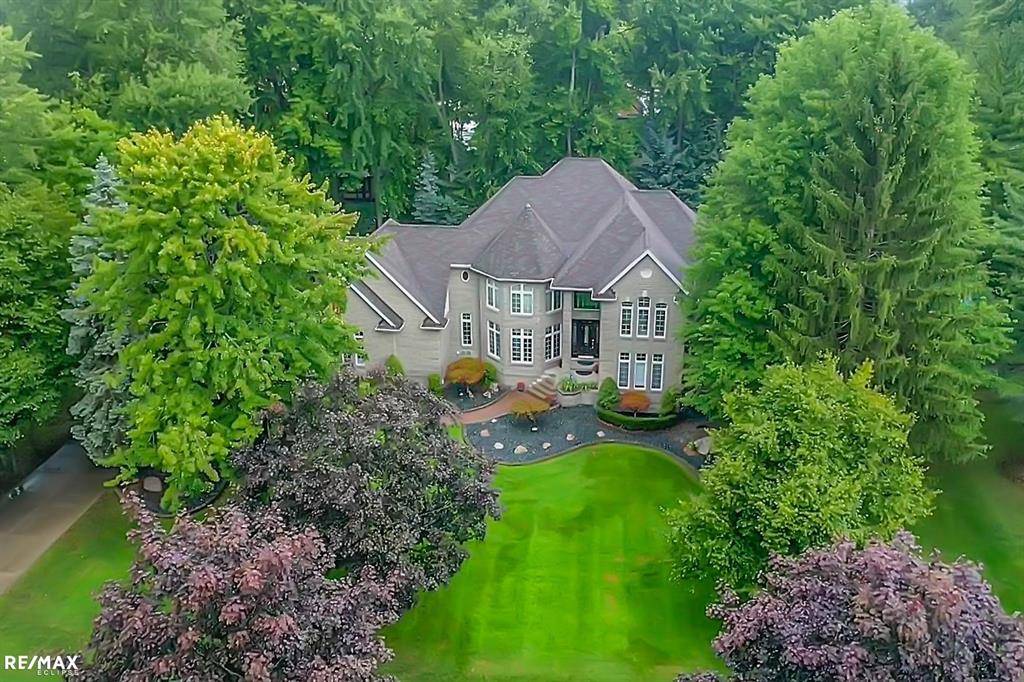 Shelby Twp, MI 48315,14621 Towering Oaks Drive
