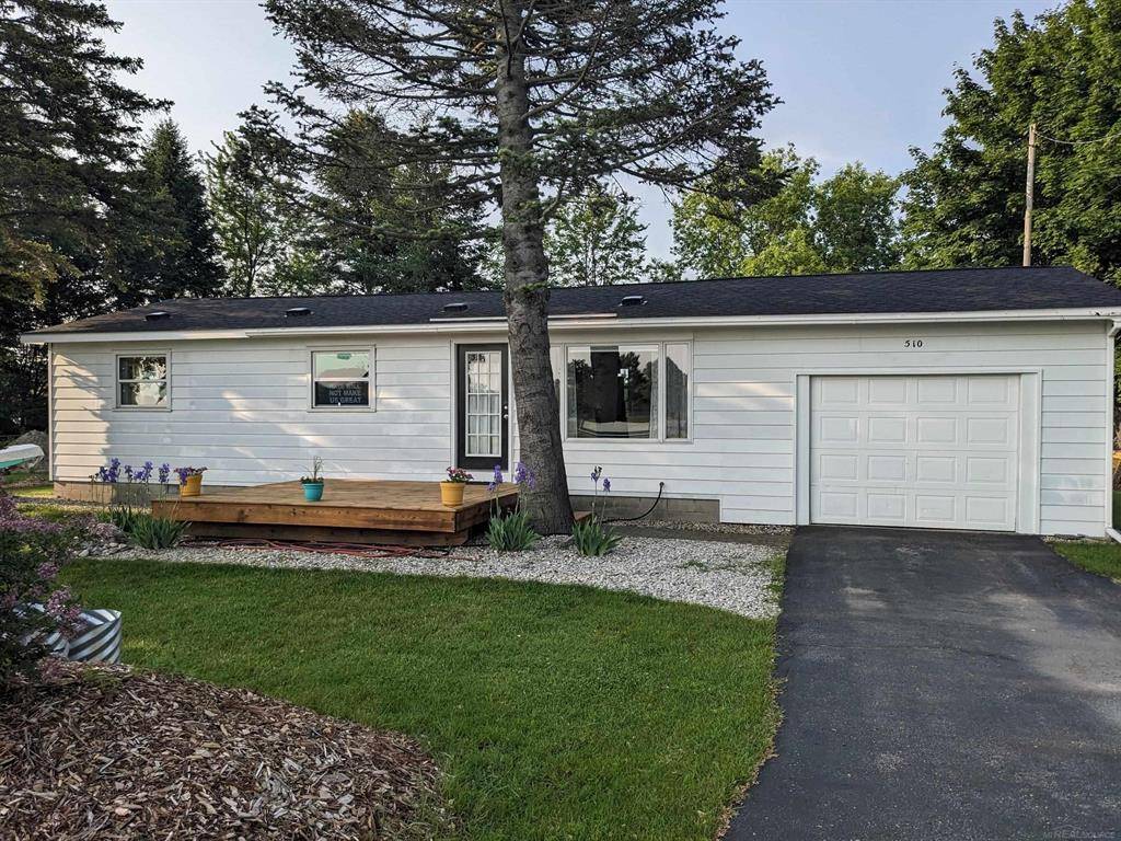 Elk Rapids Vlg, MI 49629,510 E 3rd Street