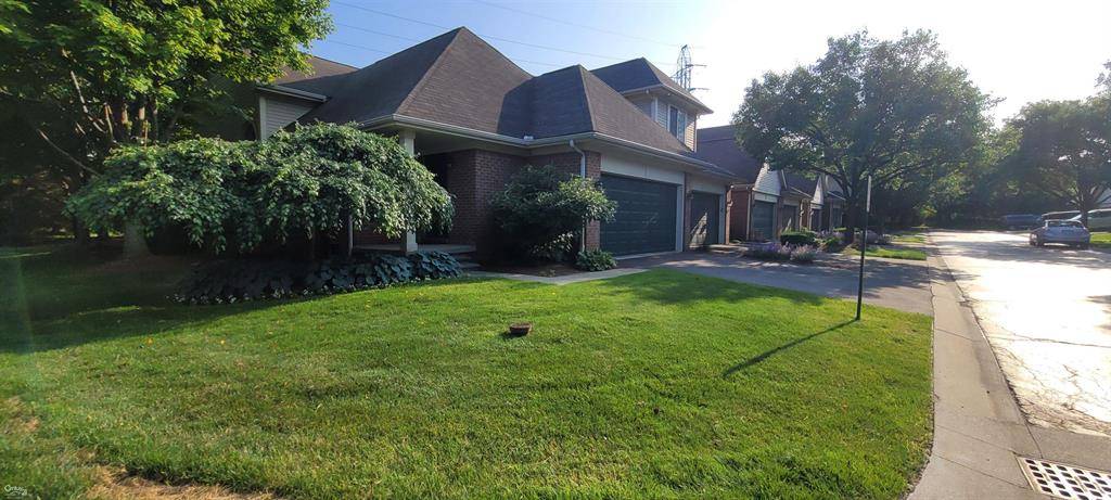 Royal Oak, MI 48067,622 Macwilliams Lane 1