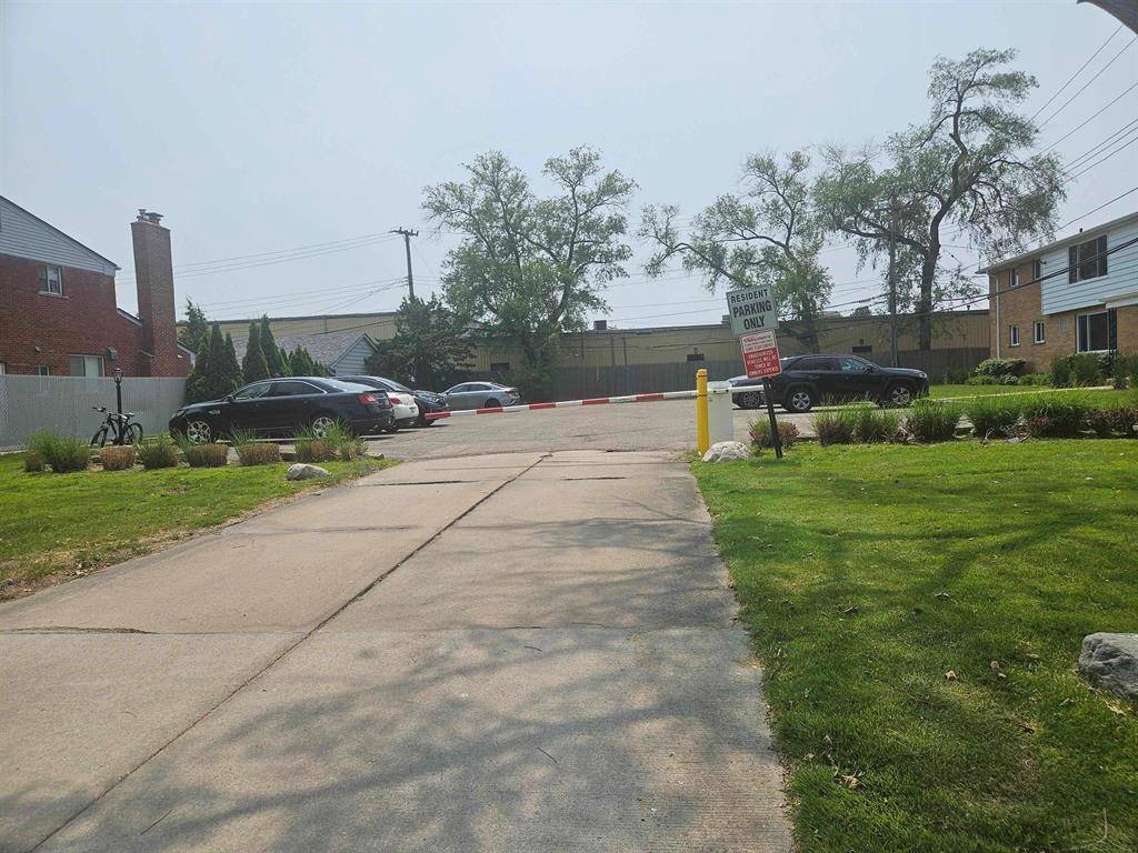 Harper Woods, MI 48225,20812 Littlestone Road