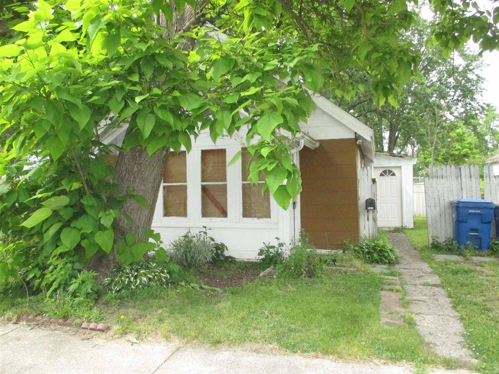 Waterford Twp, MI 48328,1030 Menominee Road