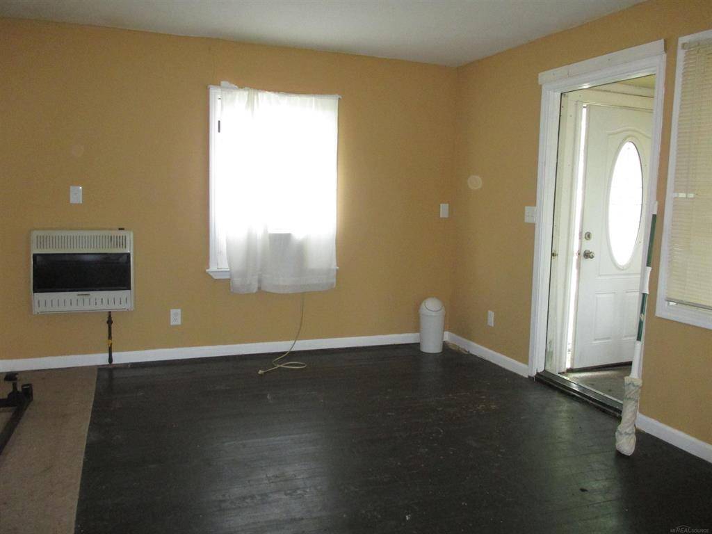 Waterford Twp, MI 48328,1030 Menominee Road