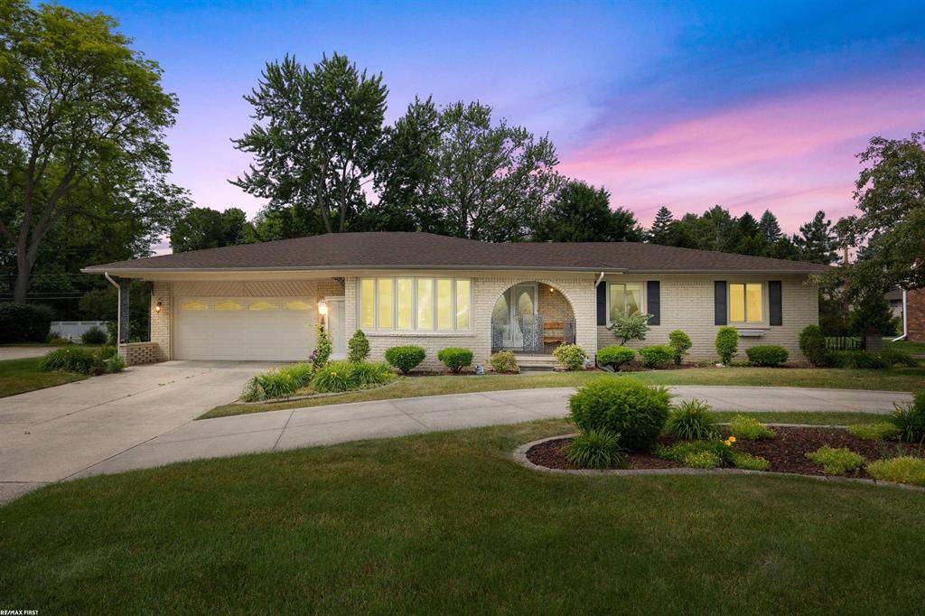 Shelby Twp, MI 48316,5350 Fieldcrest Drive