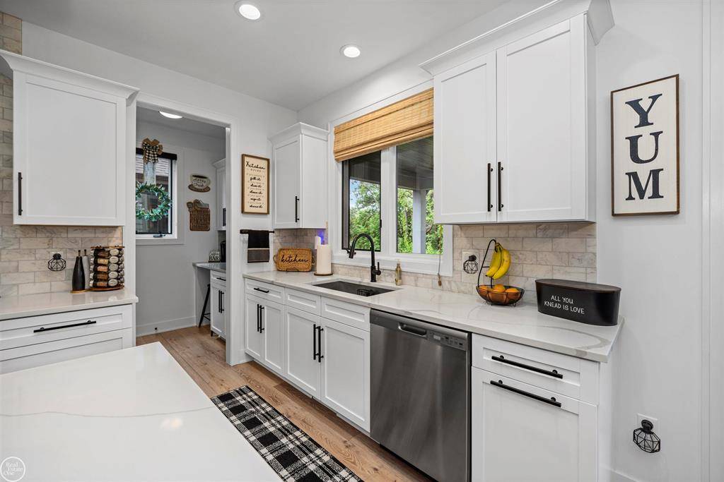 Shelby Twp, MI 48316,54877 Camden Court