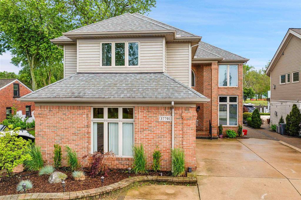 Harrison Twp, MI 48045,37701 huron pointe Drive