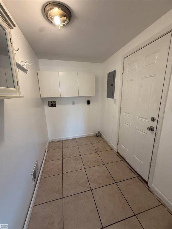 Mt. Clemens, MI 48043,104 Meadle Street