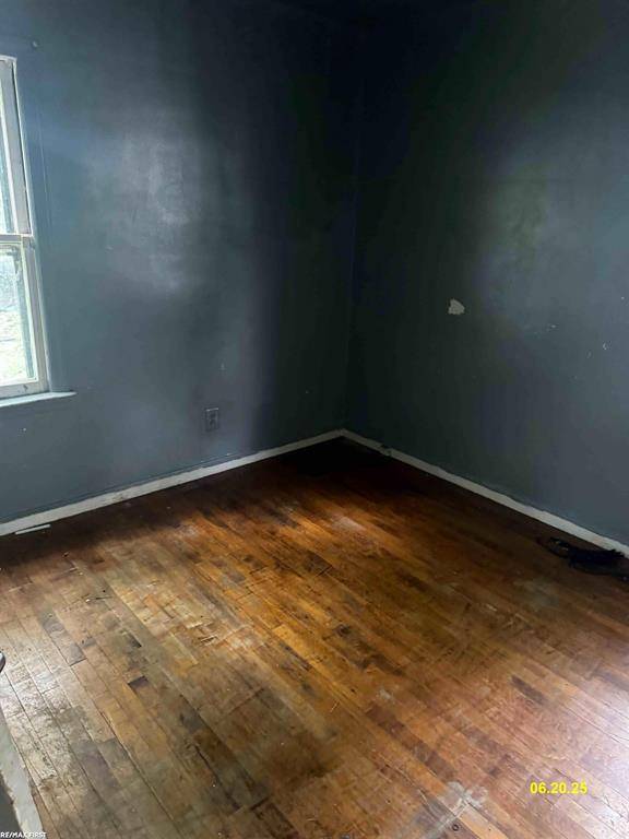 Harper Woods, MI 48225,18954 Kingsville Street