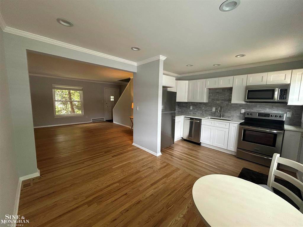 St. Clair Shores, MI 48080,22933 Gary Lane