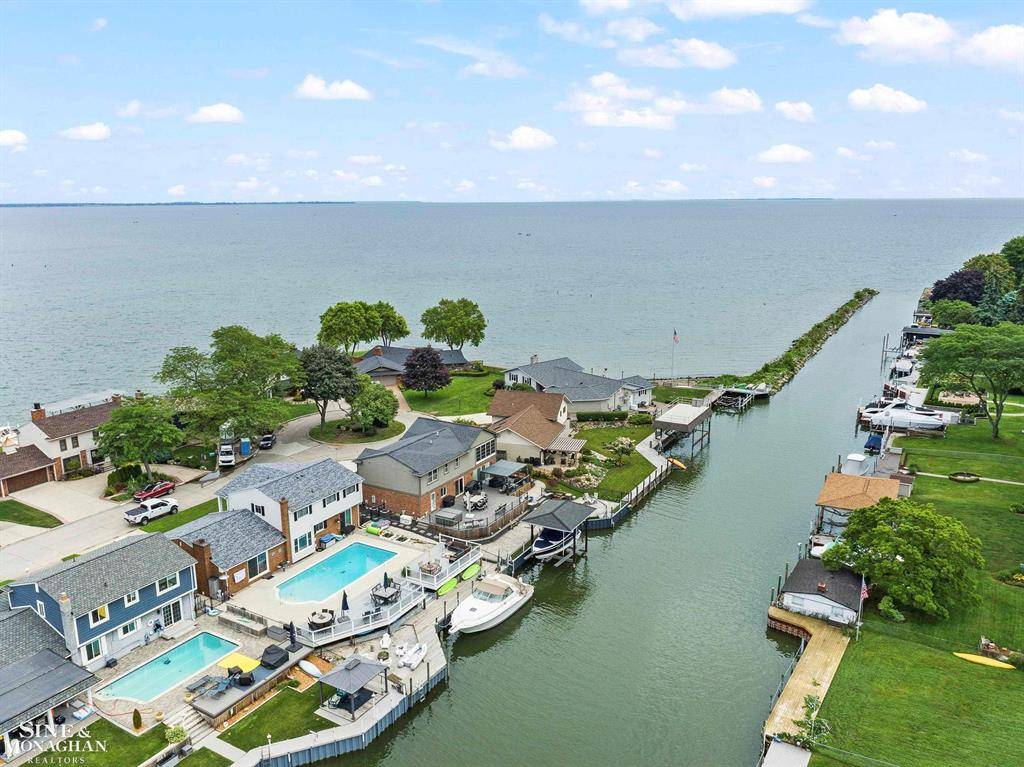 St. Clair Shores, MI 48081,22565 Ardmore Park Drive
