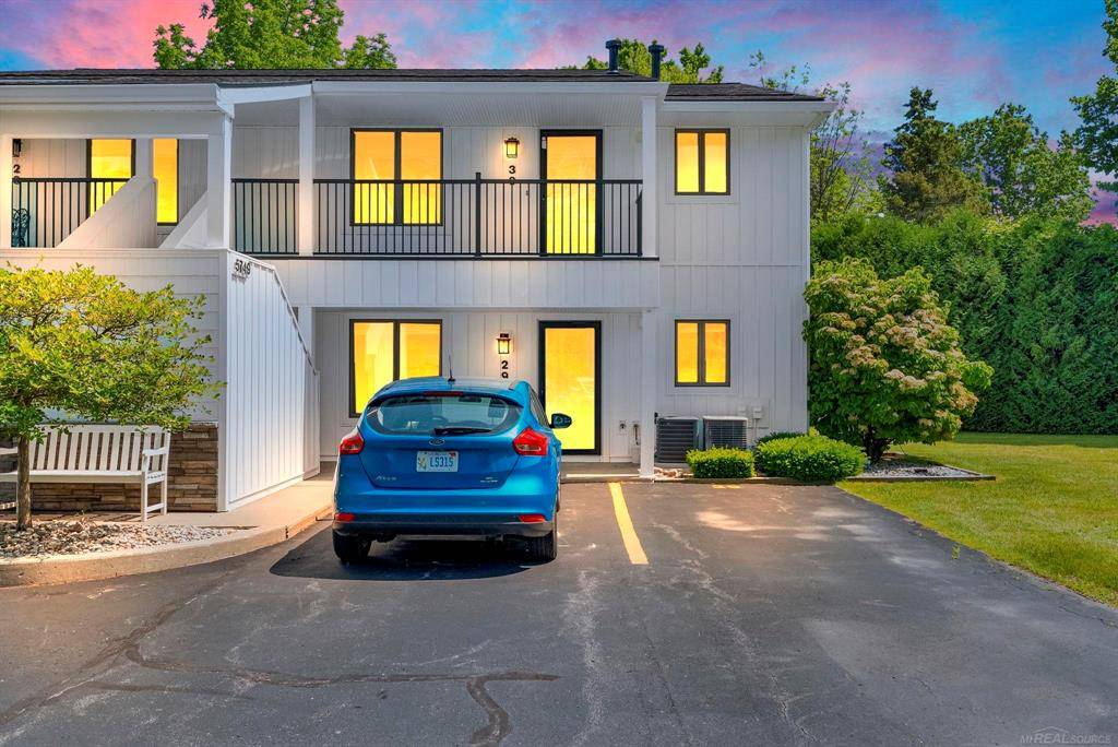 Lexington Vlg, MI 48450,5749 Main Street 29