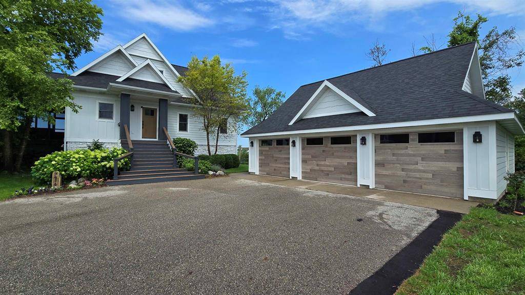 Onekama Twp, MI 49675,7616 1st Street