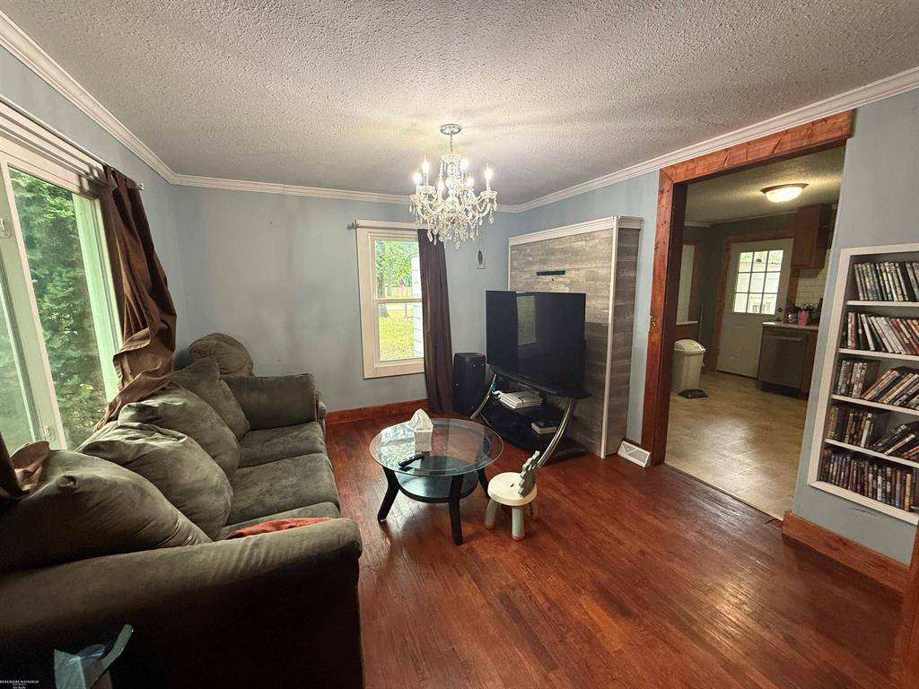 Muskegon Twp, MI 49445,571 W River Road