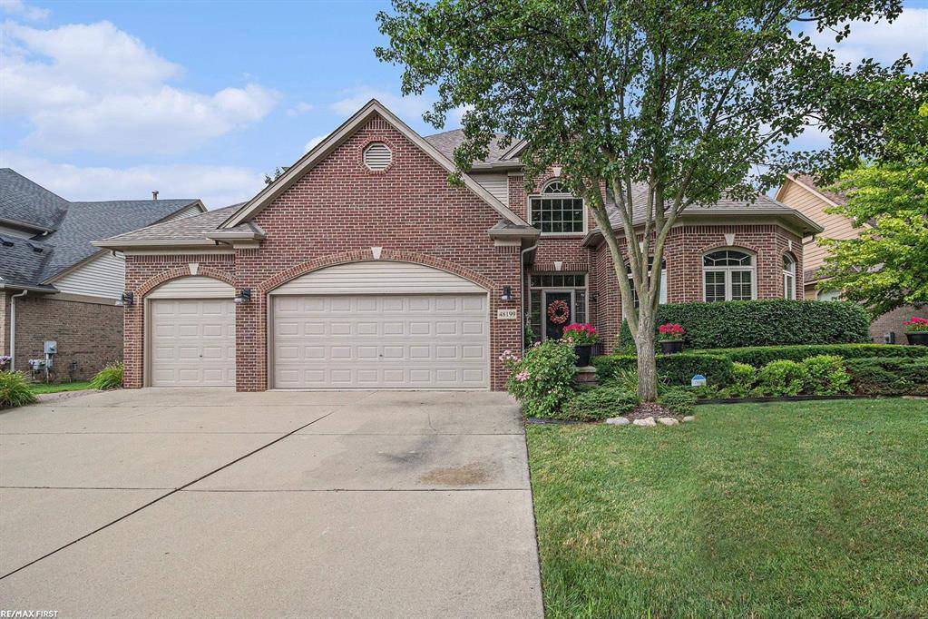 Macomb Twp, MI 48044,48199 Village Drive
