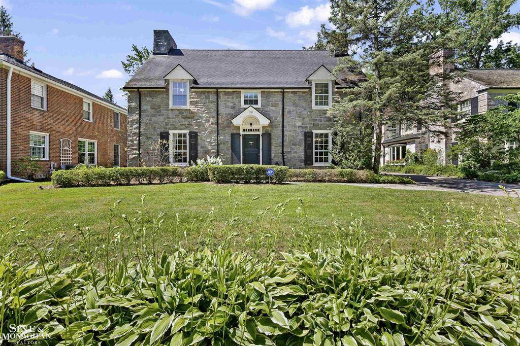 Grosse Pointe Farms, MI 48236,93 Merriweather Road