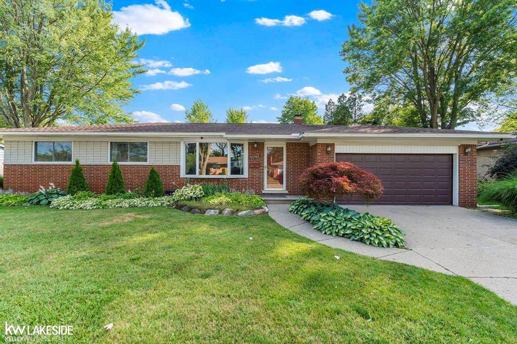 Clinton Twp, MI 48036,23702 Fenton Street