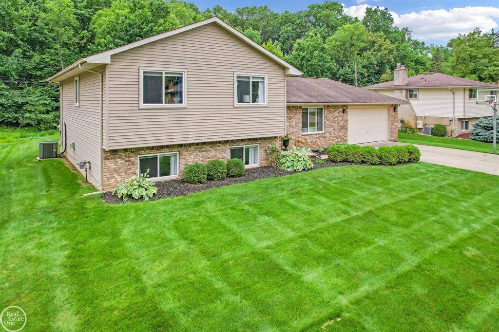 Shelby Twp, MI 48316,6244 Malzahn Drive
