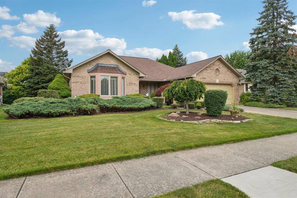 Sterling Heights, MI 48314,41599 Red Oak Drive