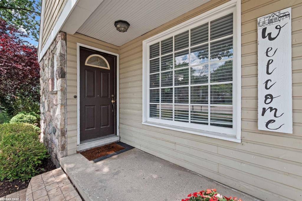 Royal Oak, MI 48073,1828 W 12 Mile Road