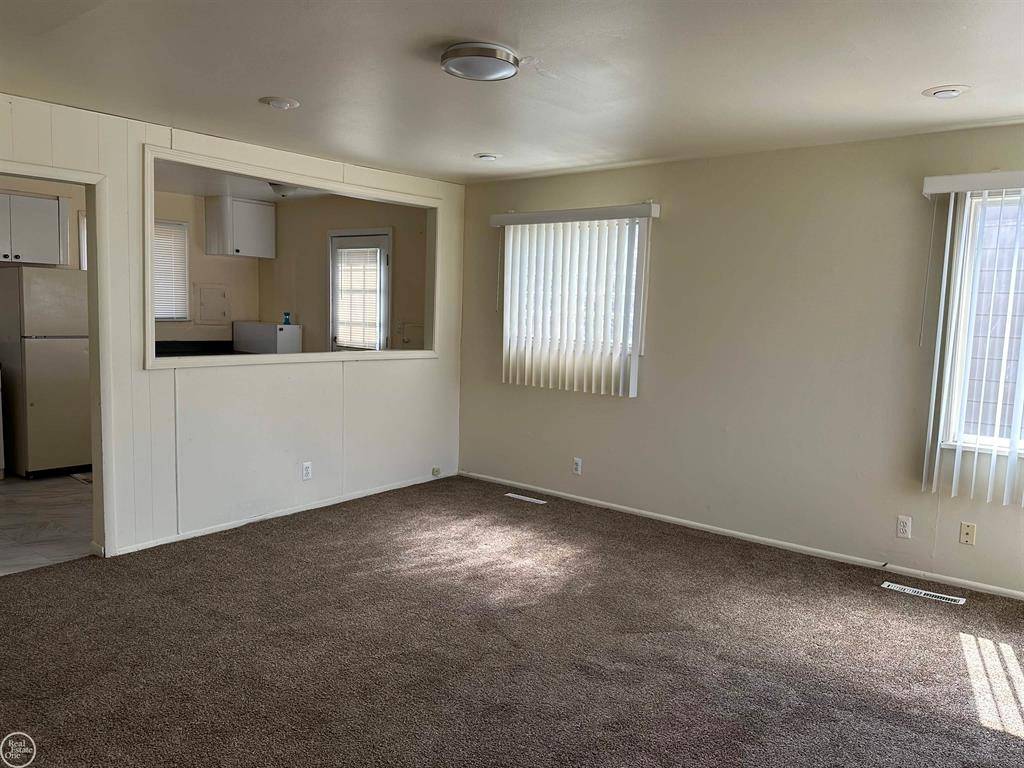 Oak Park, MI 48237,22000 Blackstone Avenue