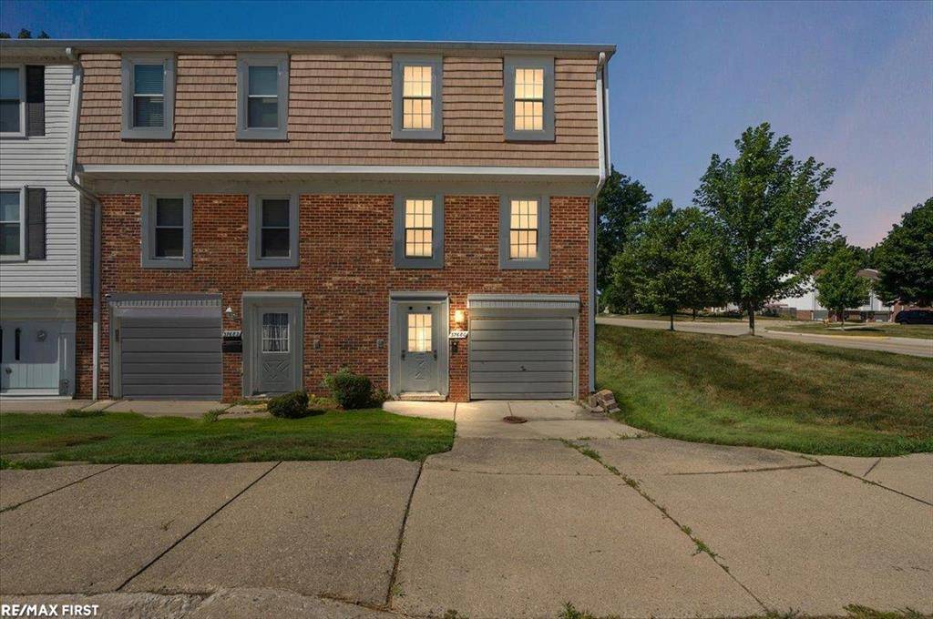 Clinton Twp, MI 48036,37680 Charter Oaks Blvd Boulevard 325