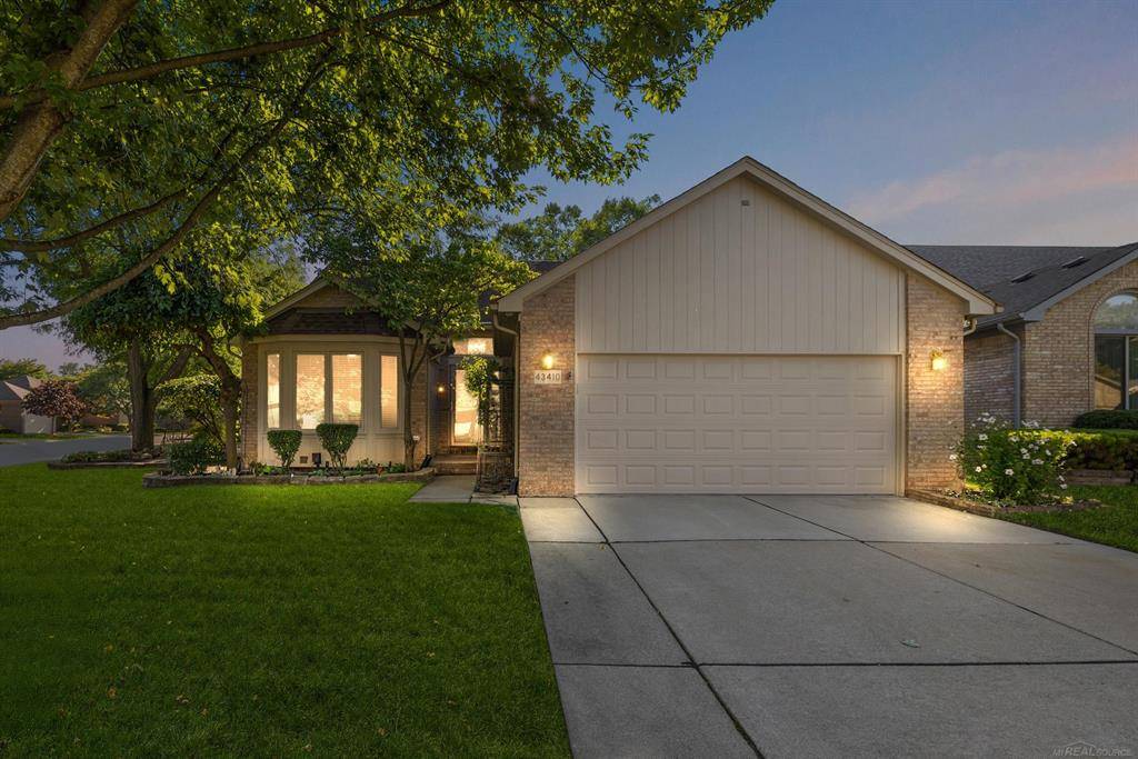 Clinton Twp, MI 48038,43410 Pointe Drive
