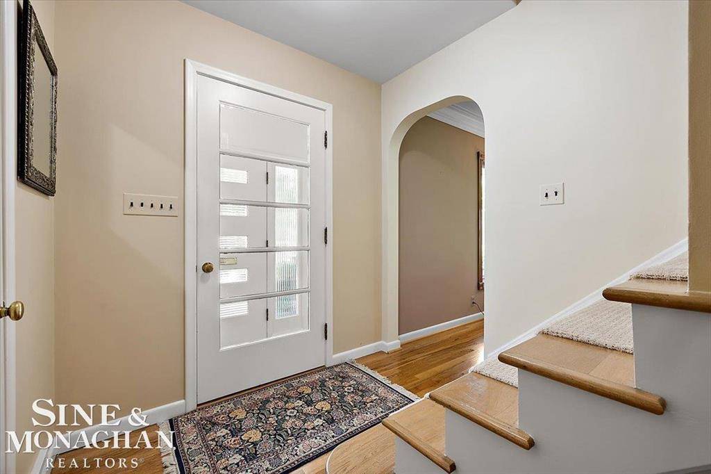 Grosse Pointe Woods, MI 48236,1221 N Renaud Road