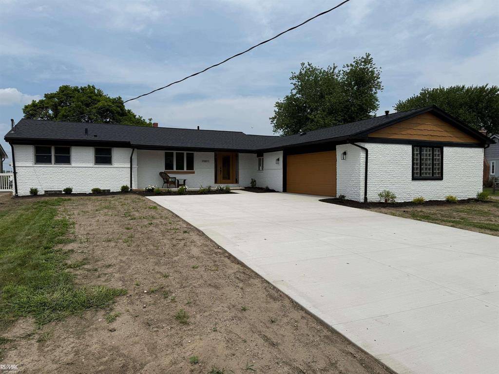 Harrison Twp, MI 48045,39893 Duluth Street