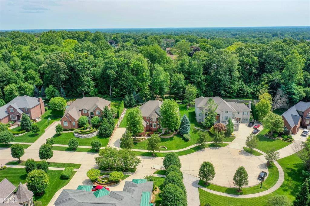Washington Twp, MI 48094,61398 Barclay Drive