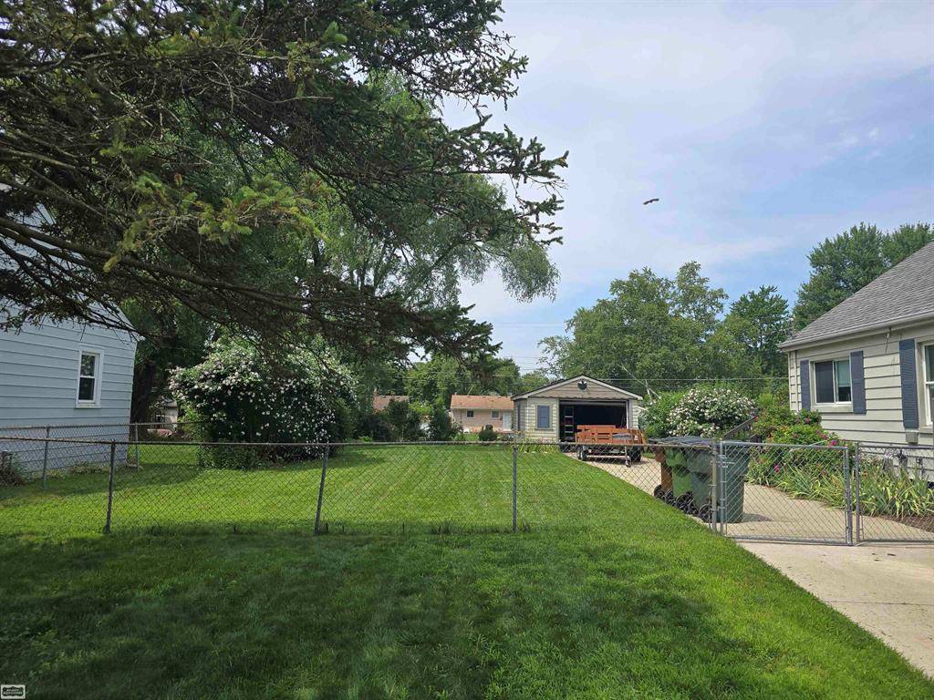 Shelby Twp, MI 48317,47595 Betty Street