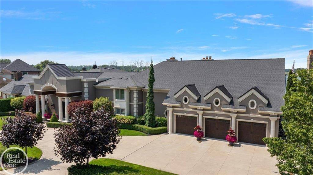 Harrison Twp, MI 48045,38371 Huron Pointe Drive