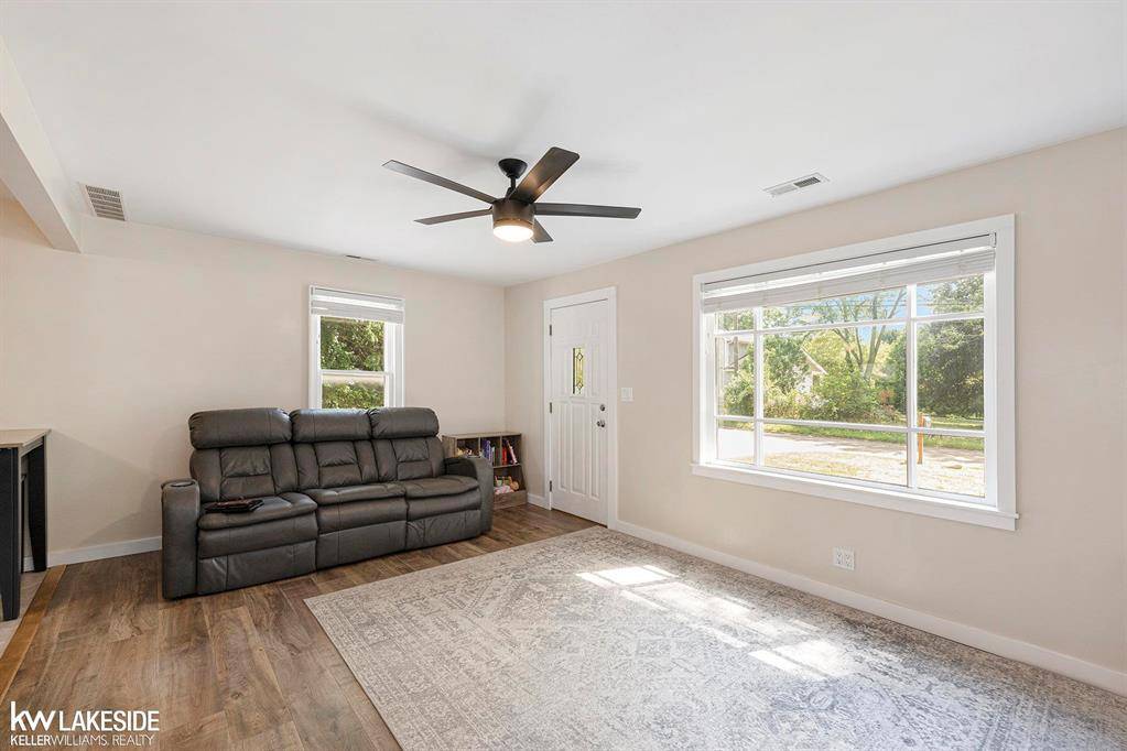 Lake Orion Vlg, MI 48362,2720 Buckner Road