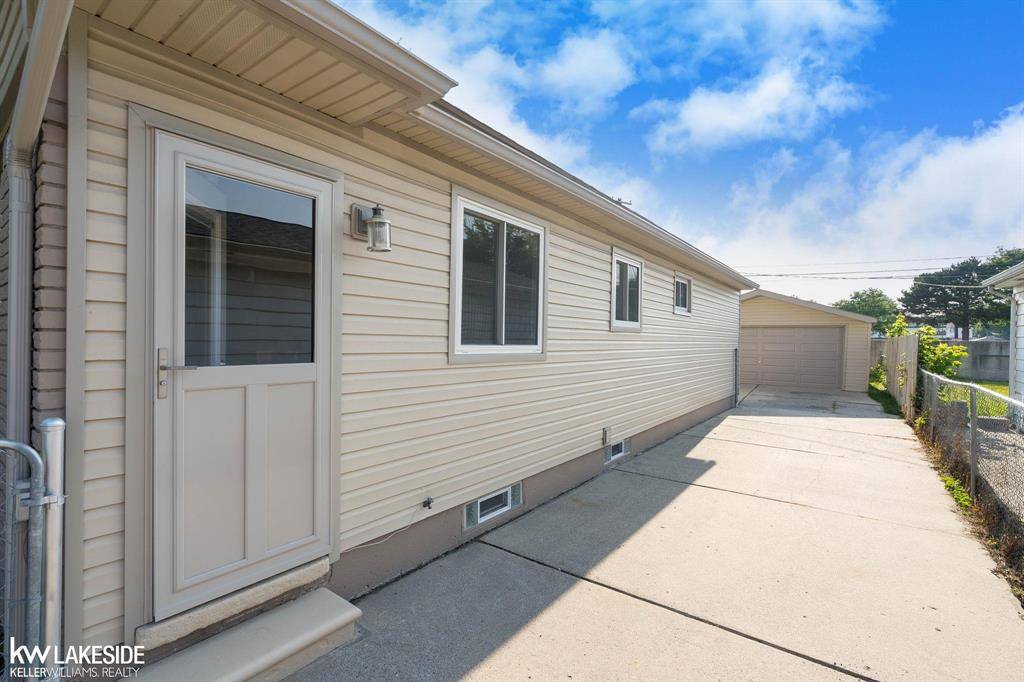 Madison Heights, MI 48071,27449 Groveland Street