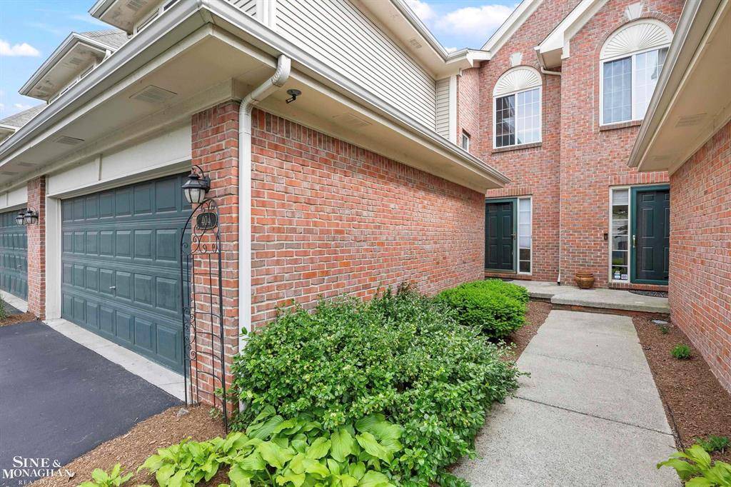 Royal Oak, MI 48067,404 James Circle