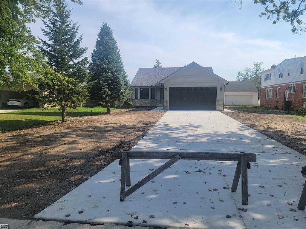 Clinton Twp, MI 48036,23439 Donaldson Street
