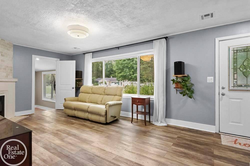 Shelby Twp, MI 48316,7615 Metz Drive