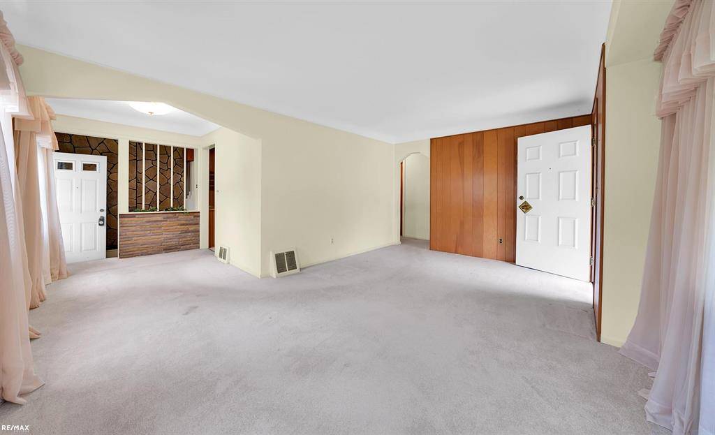 Southfield, MI 48076,28466 Brentwood Street