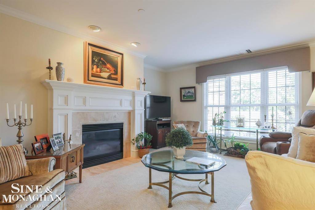 Grosse Pointe Park, MI 48230,54 Pointe Park Place
