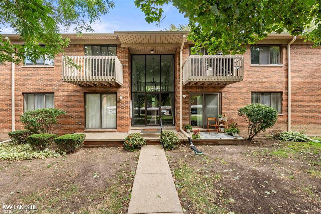 Clinton Twp, MI 48038,42184 Toddmark Lane 21