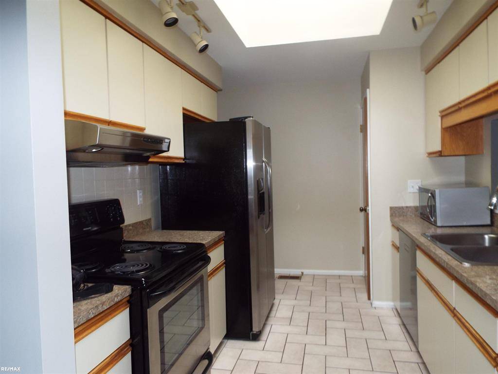 Shelby Twp, MI 48315,15075 Sebastian Court