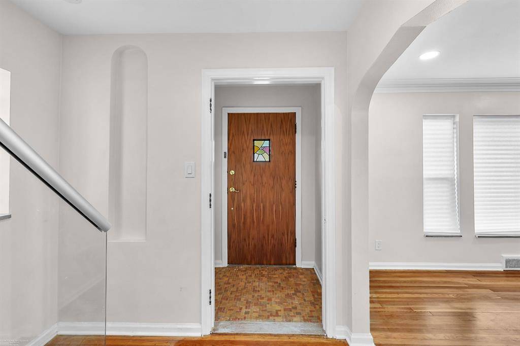 Detroit, MI 48235,18915 Lauder Street